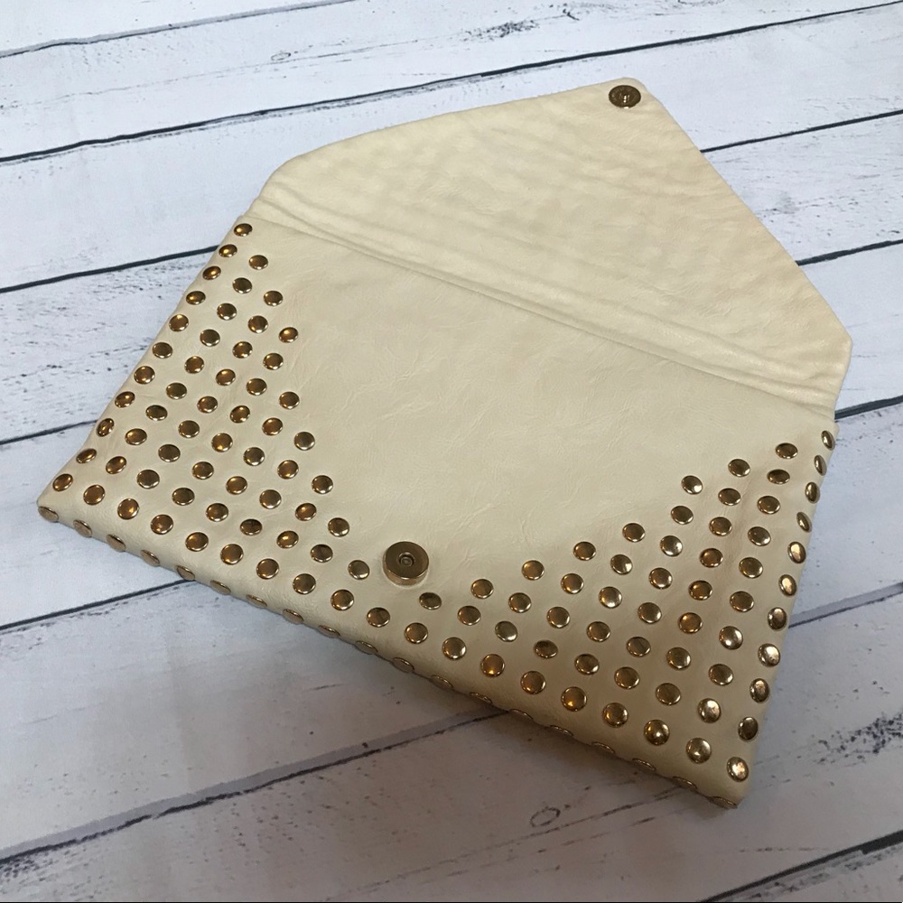 ❗️FINAL PRICE ❗️Brass Studded Faux Leather Clutch - Picture 3 of 7
